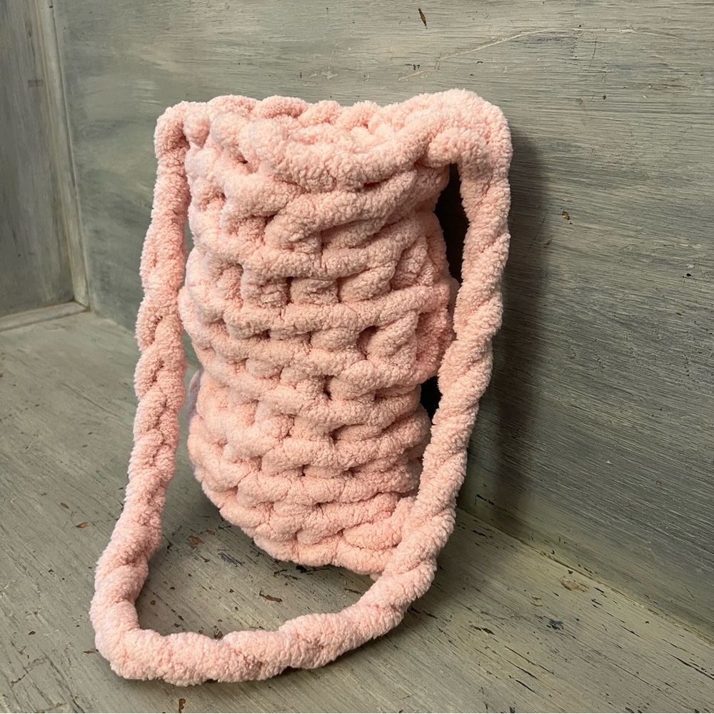 Soft Pink Chenille Yarn Crossbody‎ Shoulder Bag Purse 10x14x3 Good Condition